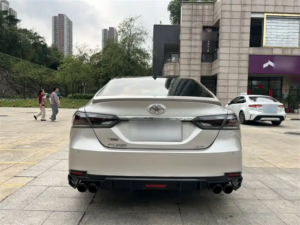 Toyota Camry 2021 — фото 24