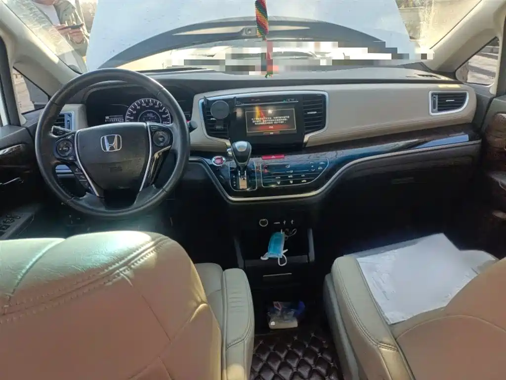 Honda Odyssey 2017 — фото 13