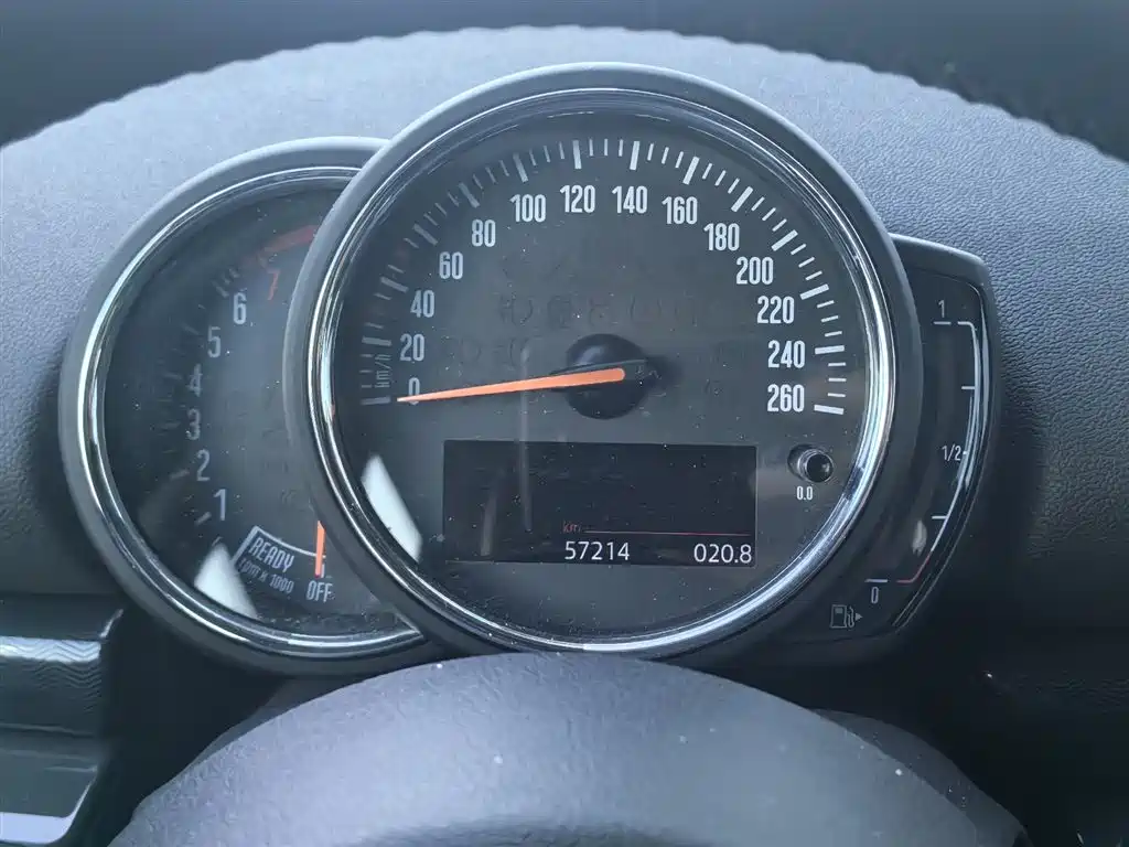 MINI Clubman 2018 — фото 11