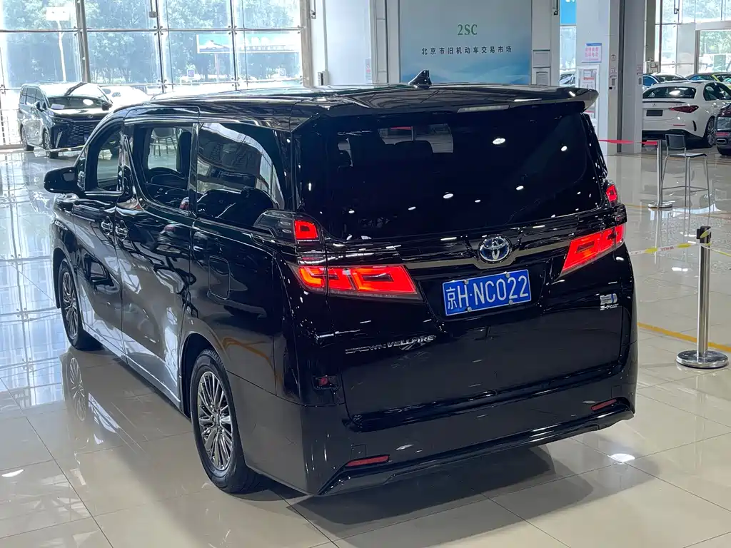 Toyota Vellfire 2023 — фото 4
