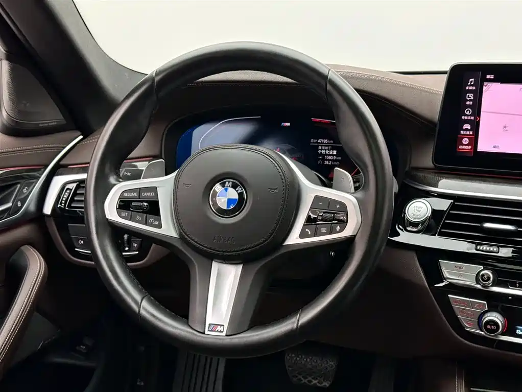 BMW 5 Series 2021 — фото 12