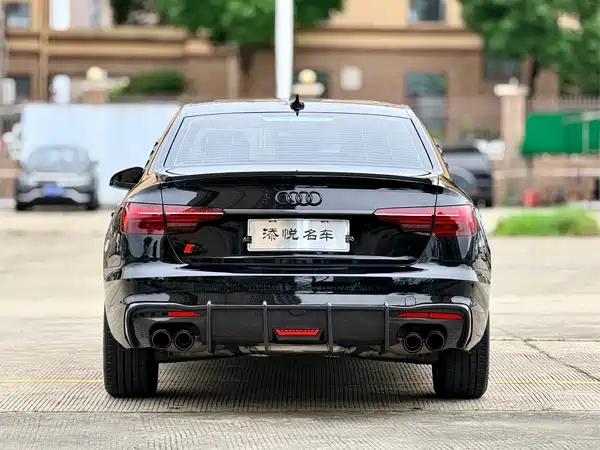 Audi A4L 2021