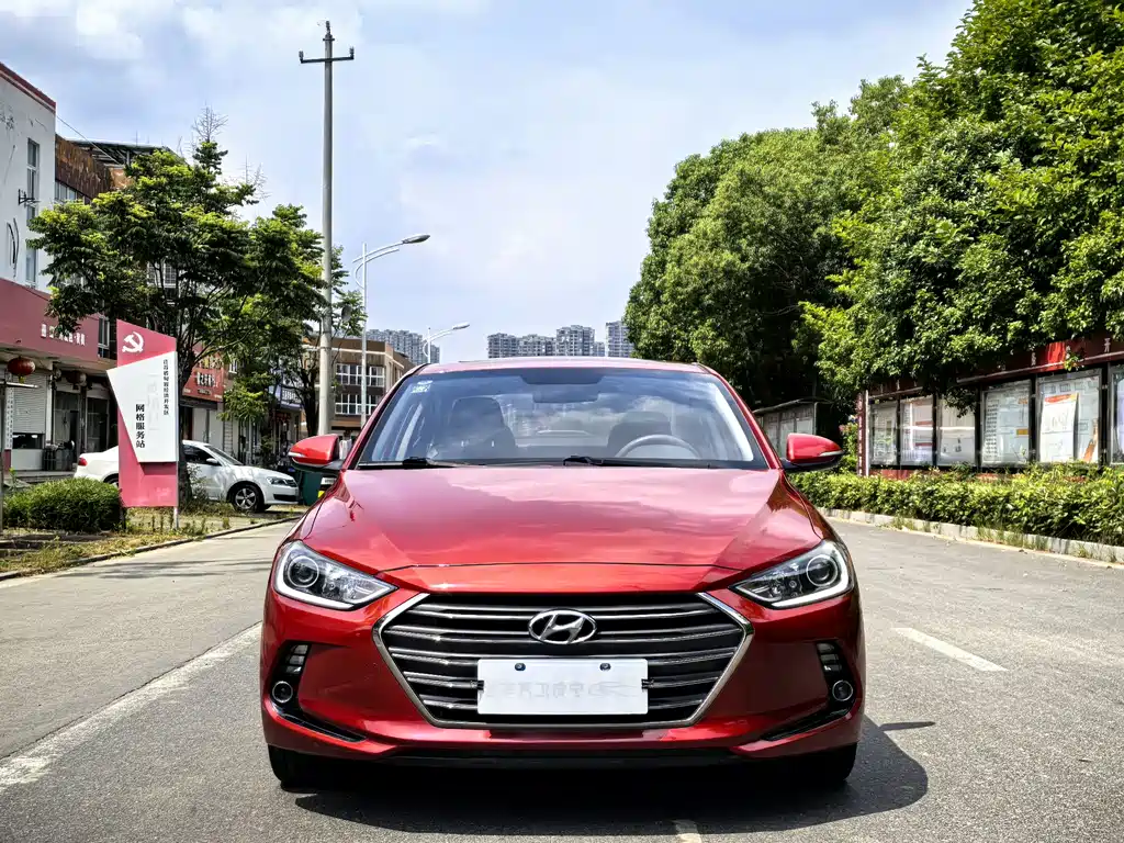Hyundai Elantra 2016 — фото 2