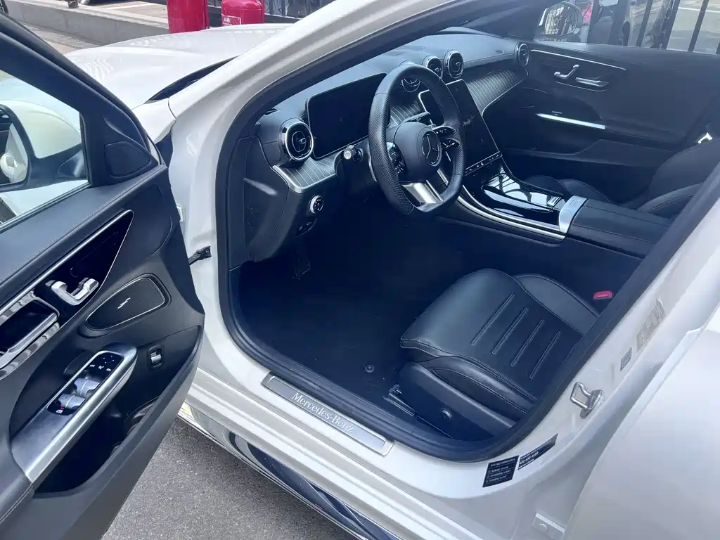 Mercedes-Benz C-Class 2023 — фото 5
