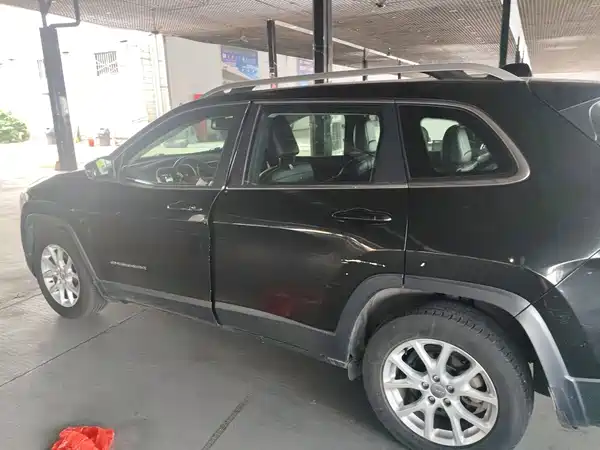 Jeep Cherokee 2016