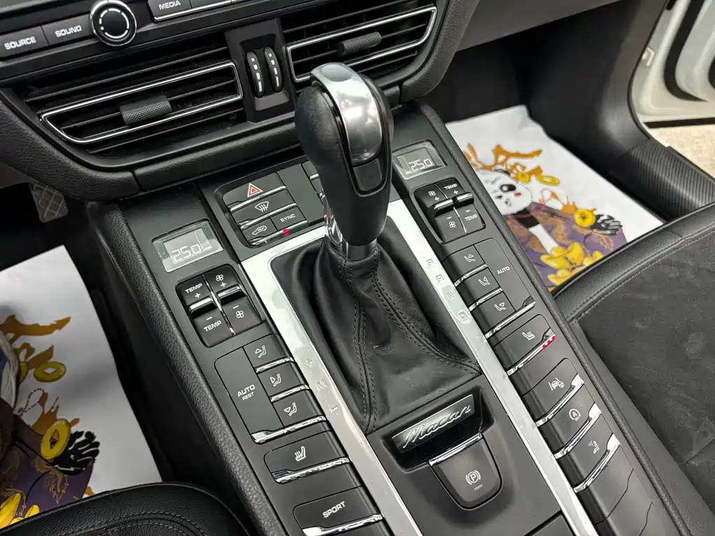 Porsche Macan 2021 — фото 12