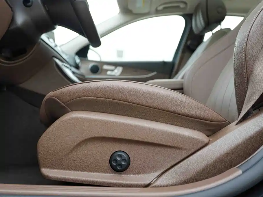 Mercedes-Benz E-Class 2023 — фото 12