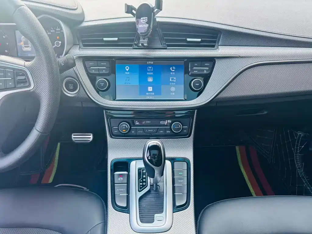 Geely Emgrand GS 2018 — фото 14