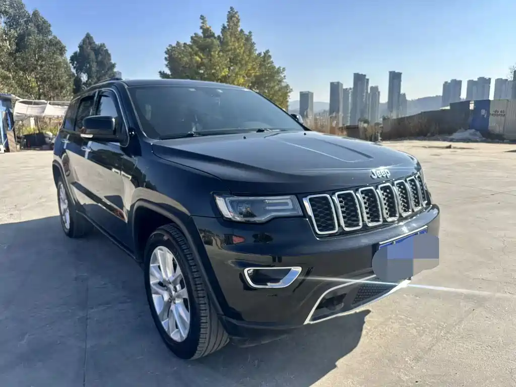 Jeep Grand Cherokee 2018 — фото 3
