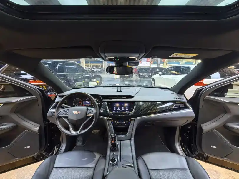 Cadillac XT6 2021 — фото 9