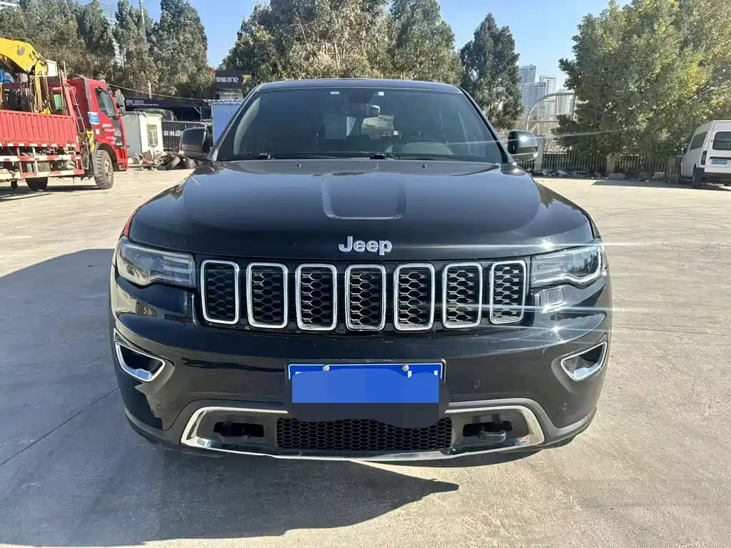 Jeep Grand Cherokee 2018 — фото 2