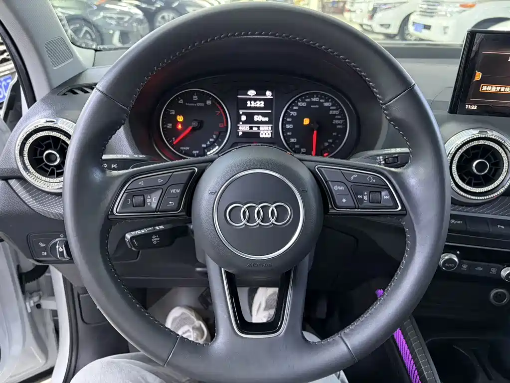 Audi Q2L 2023 — фото 16
