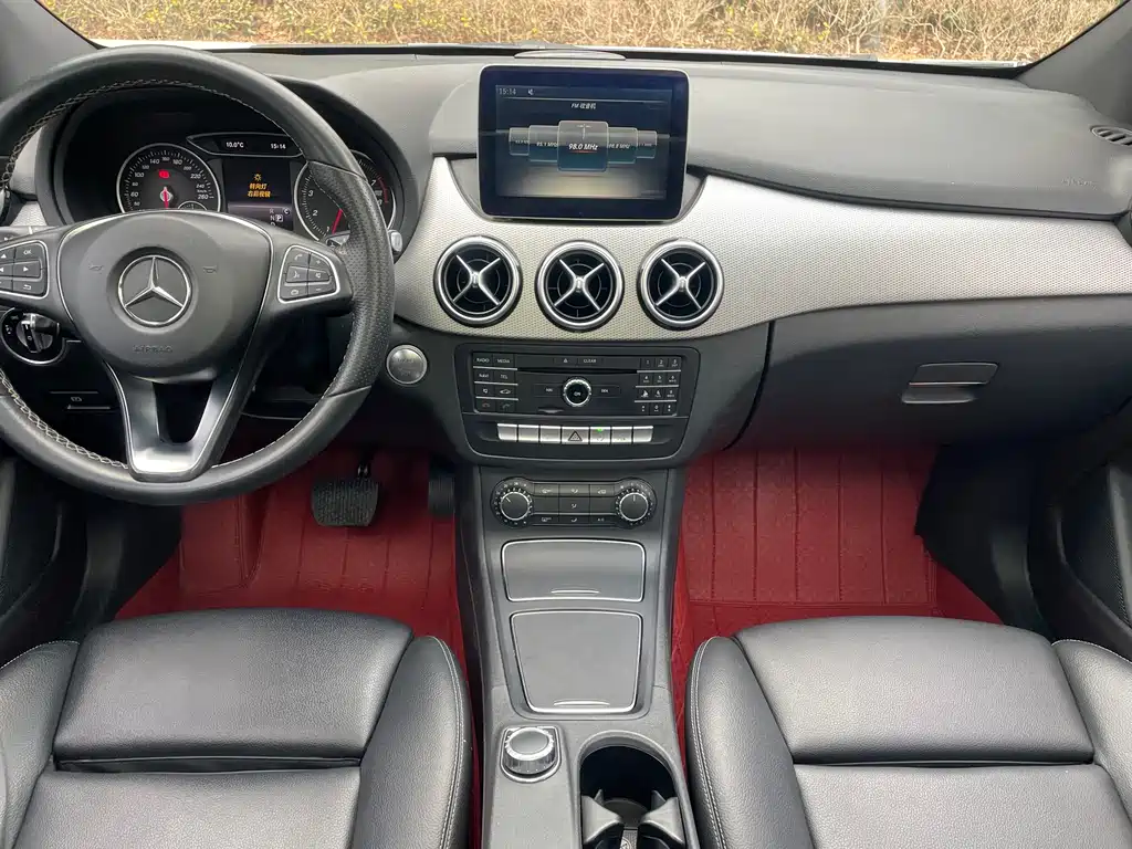 Mercedes-Benz B-Class 2017 — фото 12