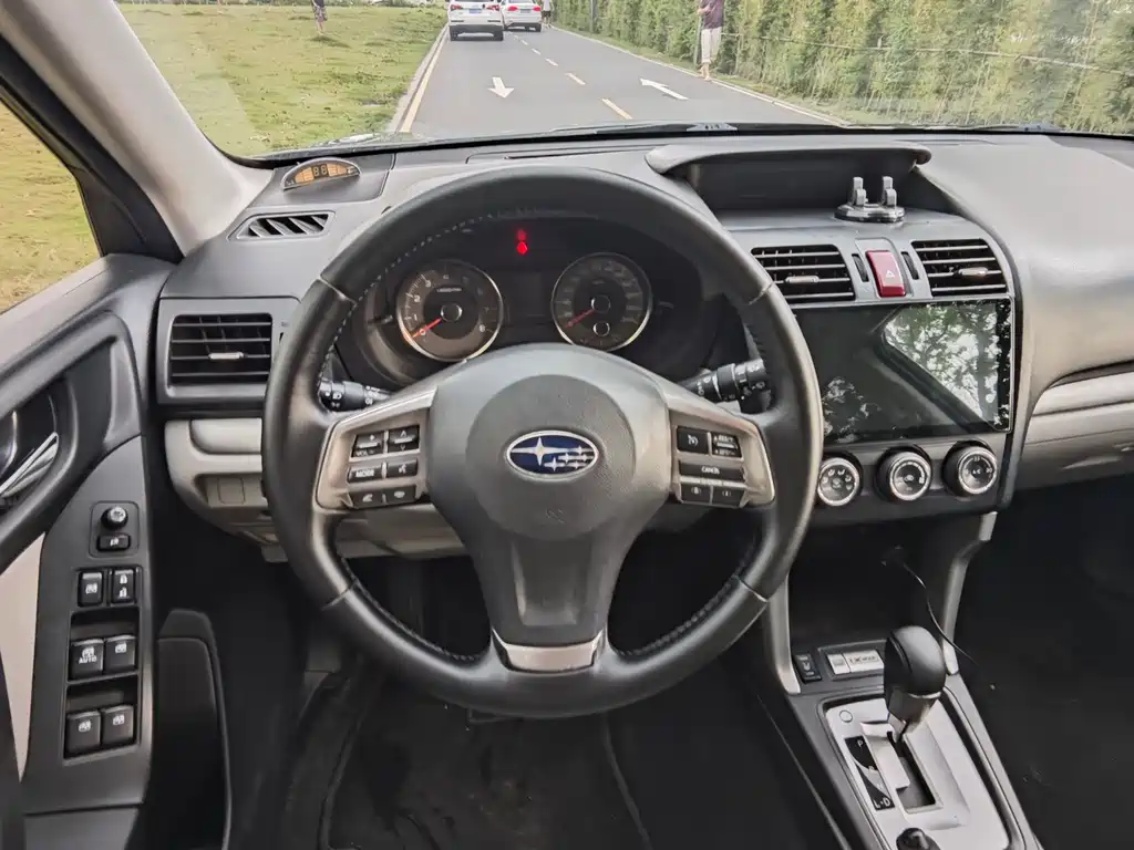 Subaru Forester 2013 — фото 10