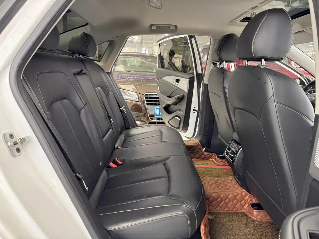 Roewe i6 MAX 2021 — фото 16