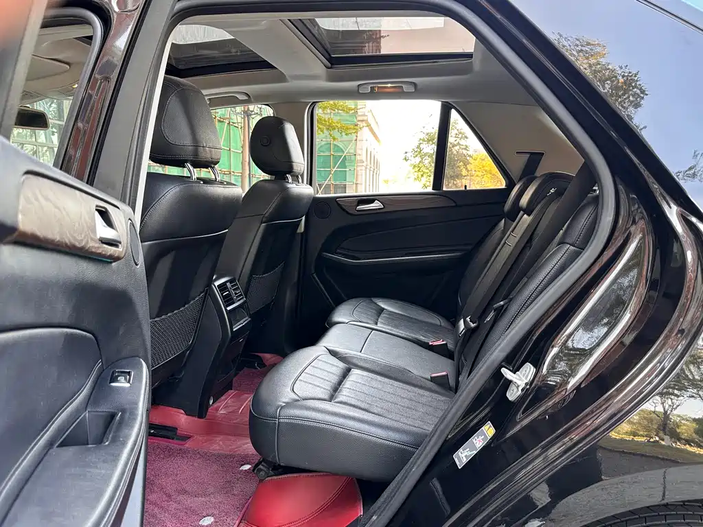 Mercedes-Benz GLE 2017 — фото 12