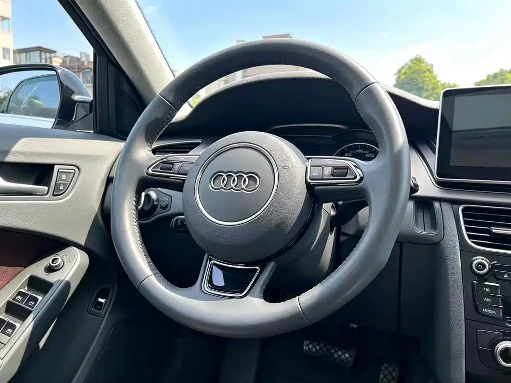 Audi A4L 2015 — фото 12