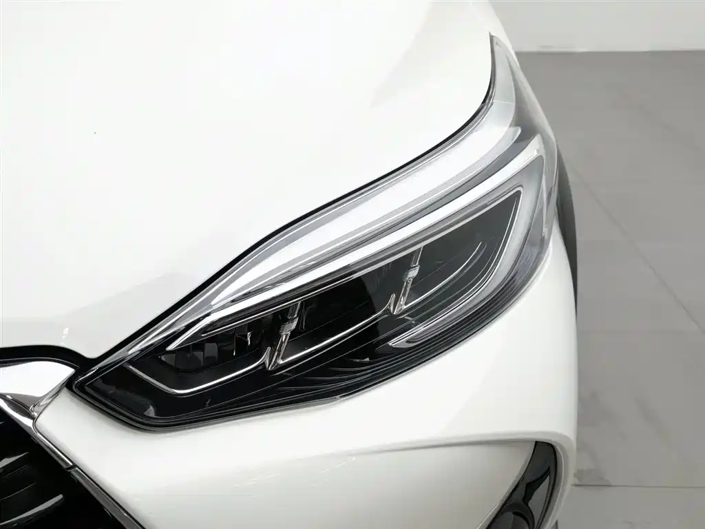 Toyota Yaris L 2020 — фото 7
