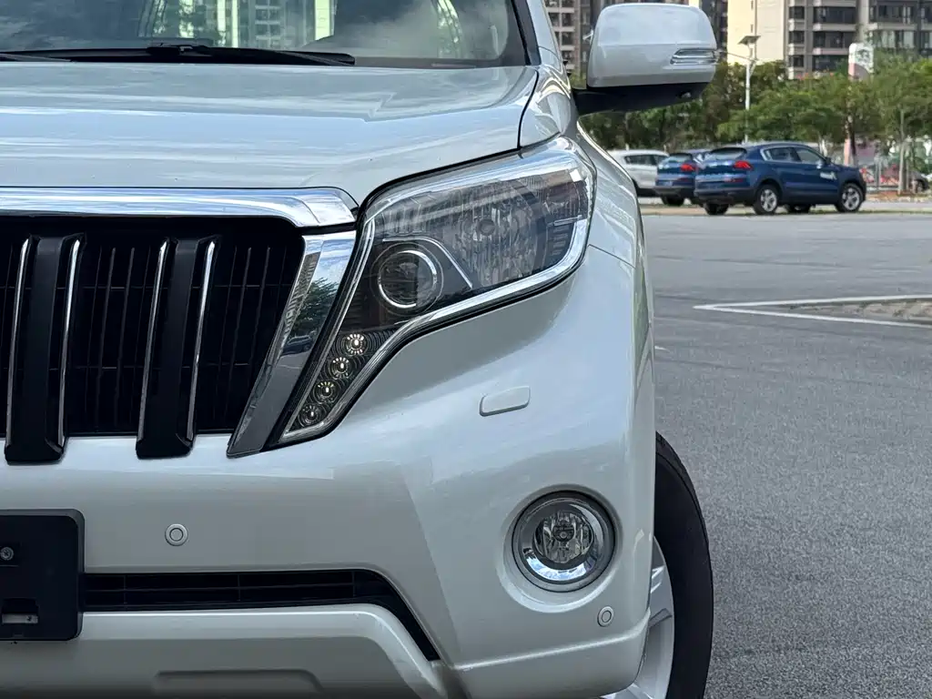 Toyota Prado 2015 — фото 11