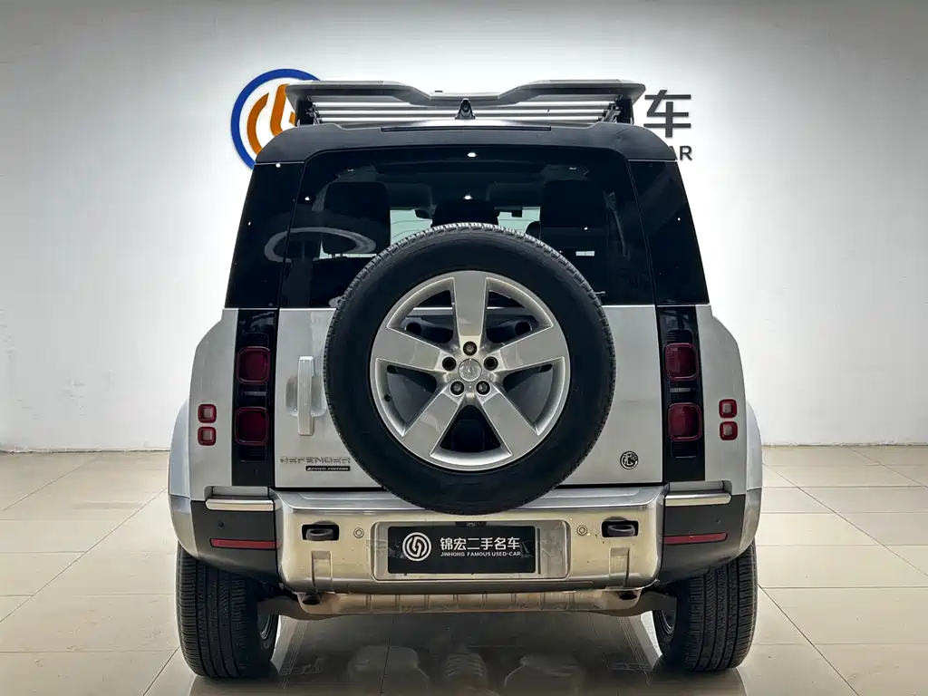 Land Rover Defender 2022 — фото 27
