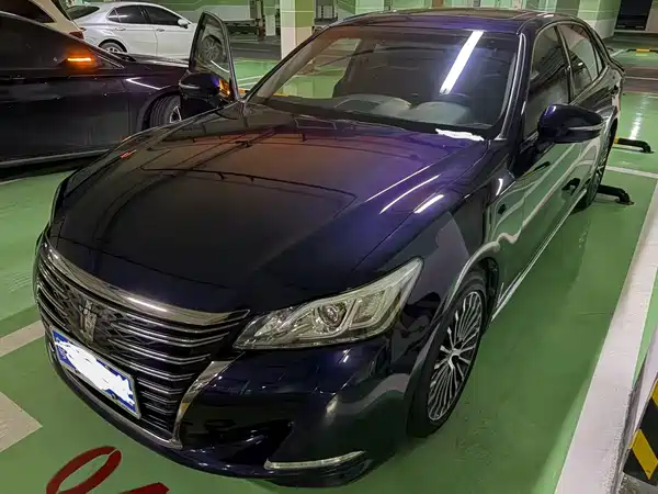 Toyota Crown 2018