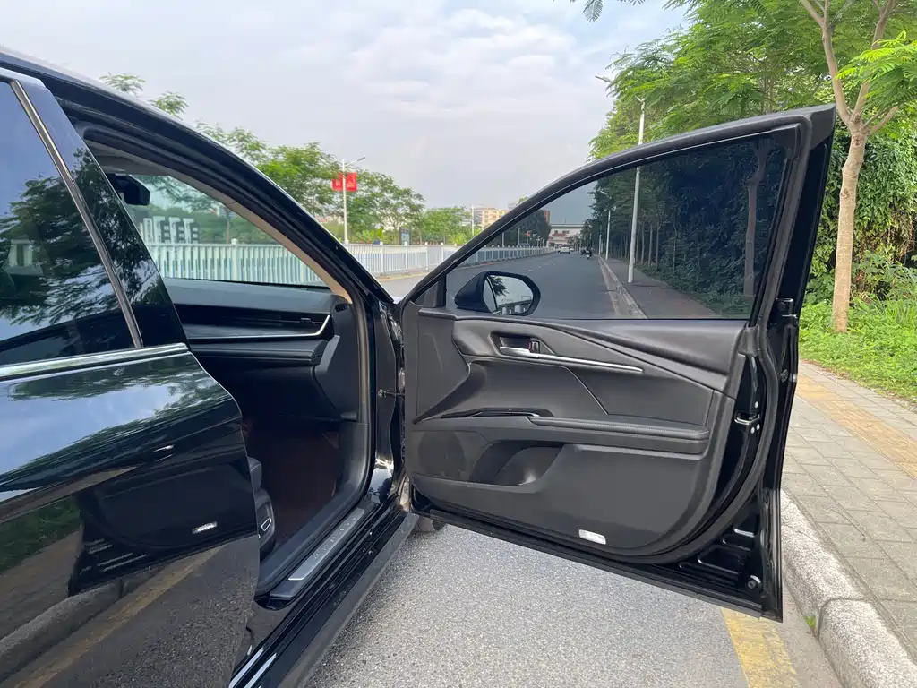 Toyota Camry 2024 — фото 12