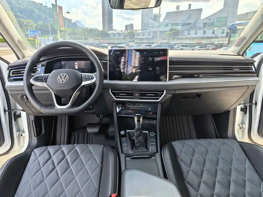 Volkswagen Sagitar 2022
