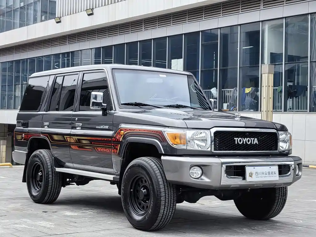 Toyota Land Cruiser 2023 — фото 4