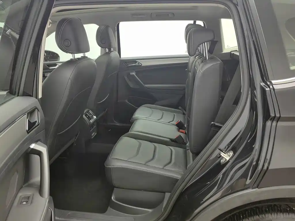 Volkswagen Tiguan L 2020 — фото 15