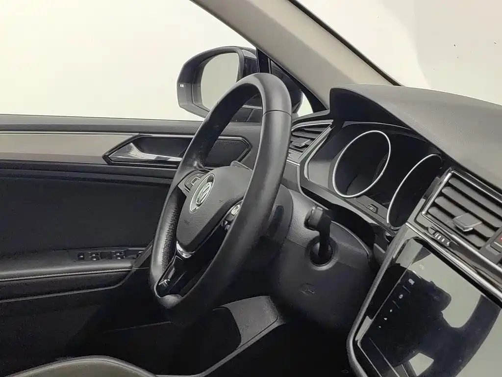 Volkswagen Tiguan L 2020 — фото 22