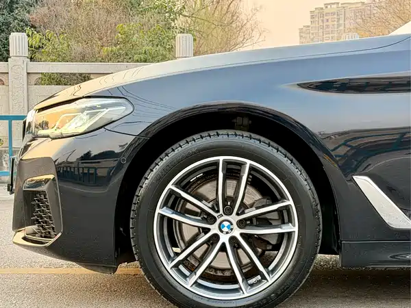BMW 5 Series 2022