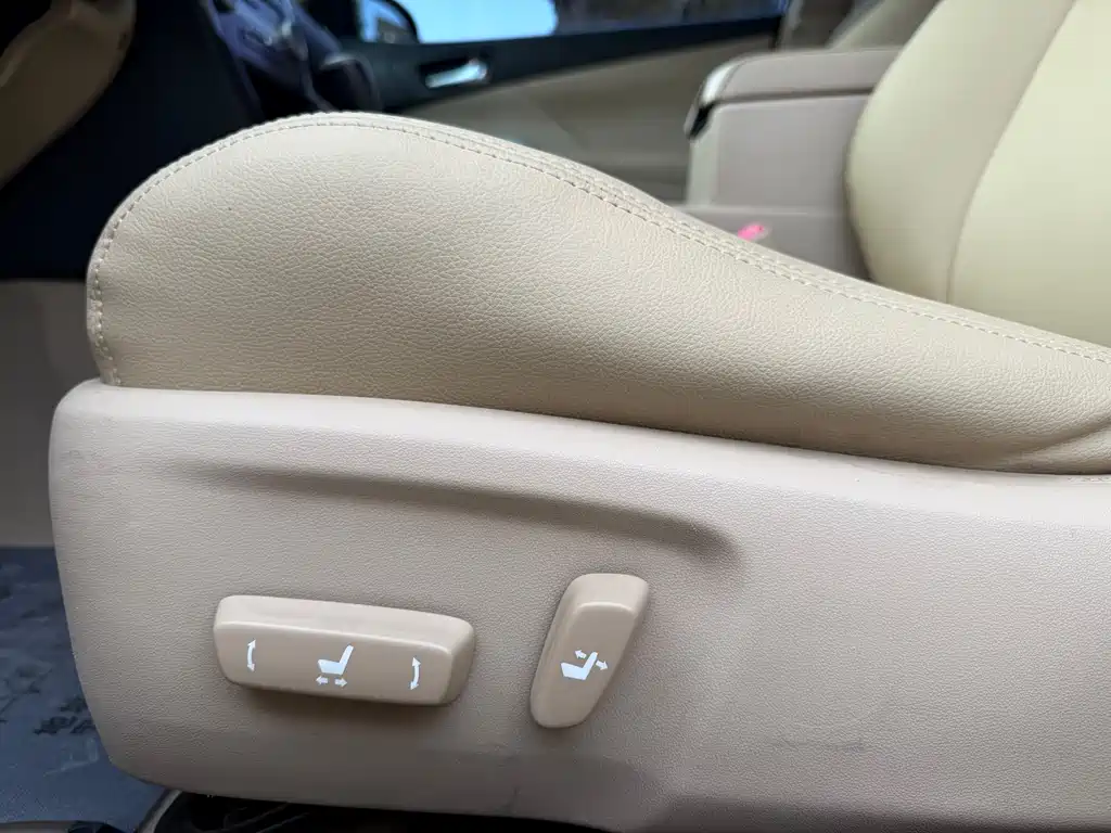 Toyota Camry 2012 — фото 14