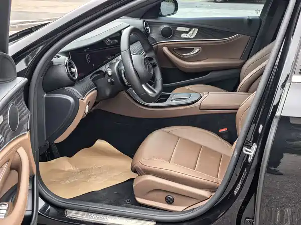 Mercedes-Benz E-Class 2022