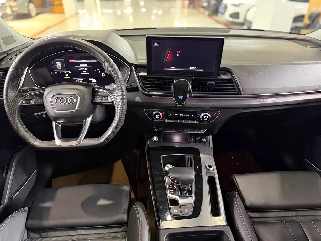 Audi Q5L 2023 — фото 8