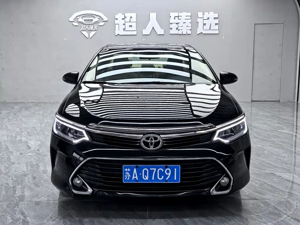 Toyota Camry 2017 — фото 2