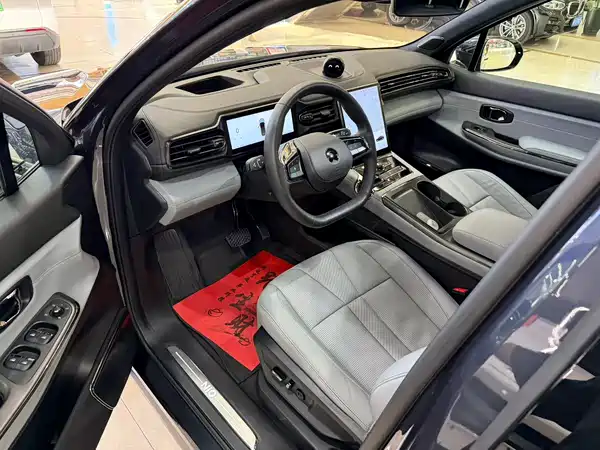 NIO ES8 2021
