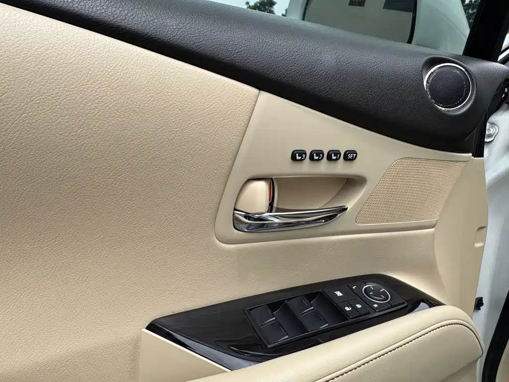 Lexus RX Classic 2012 — фото 10