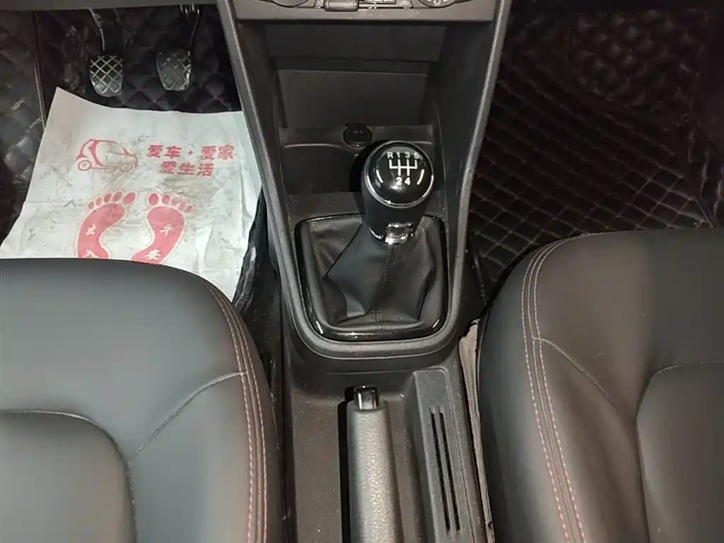 Volkswagen Jetta 2018 — фото 14