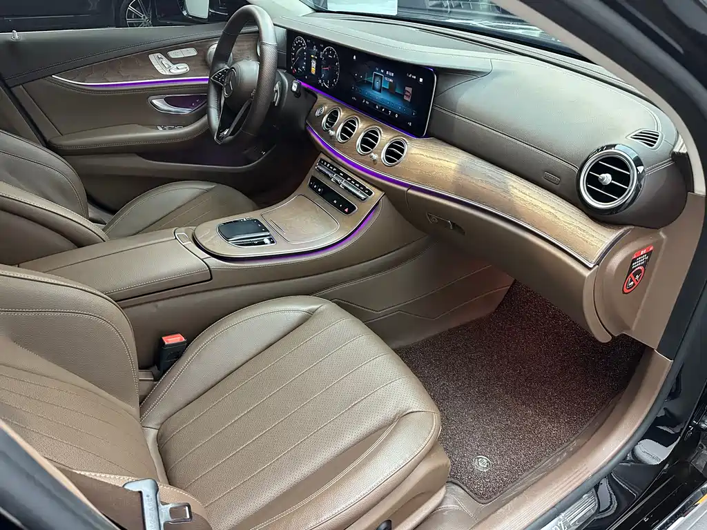 Mercedes-Benz E-Class 2023 — фото 16