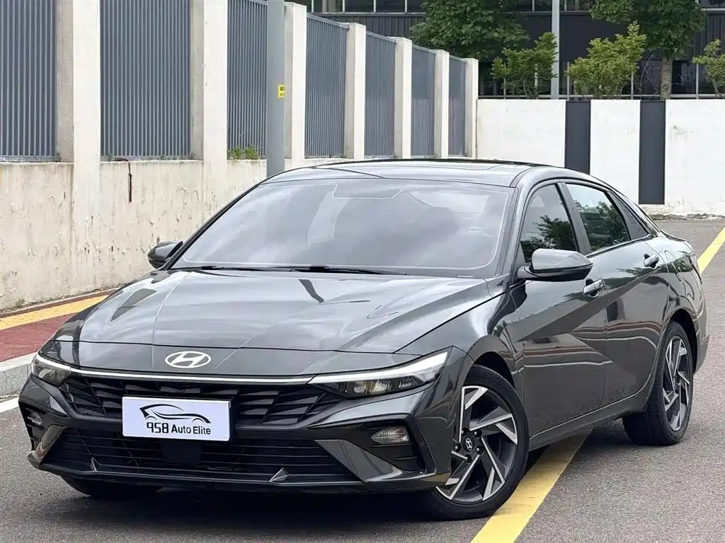 Hyundai Elantra 2023