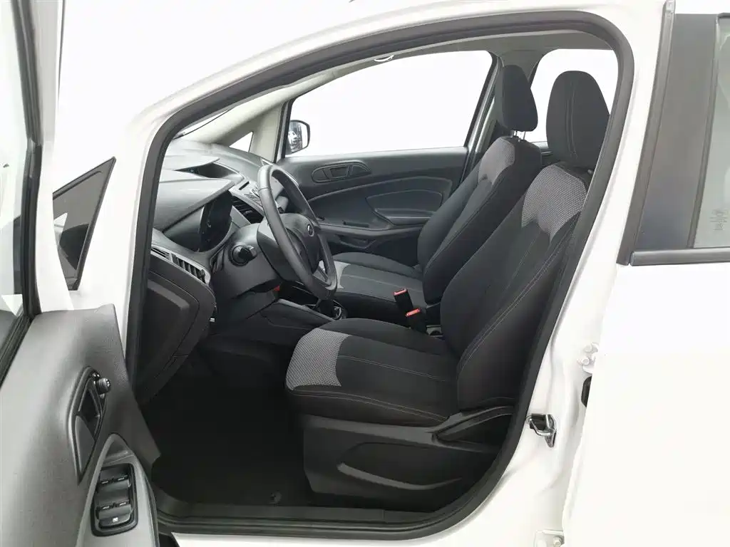 Ford Ecosport 2017 — фото 10