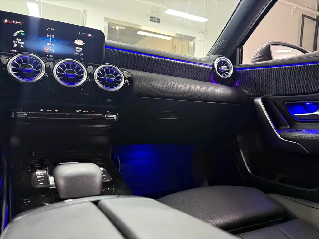 Mercedes-Benz A-Class 2022 — фото 19
