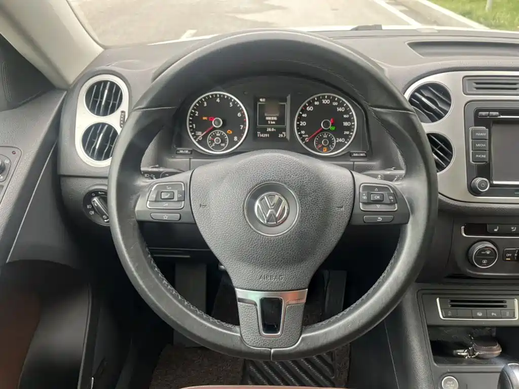 Volkswagen Tiguan 2015 — фото 20