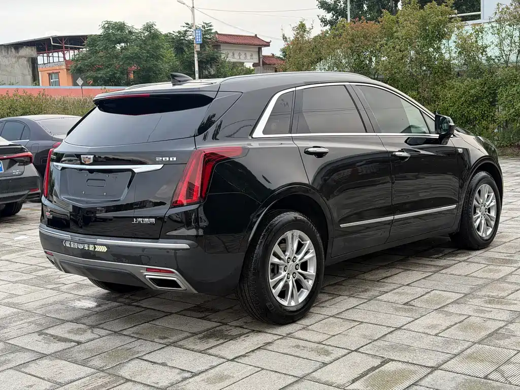 Cadillac XT5 2023 — фото 6