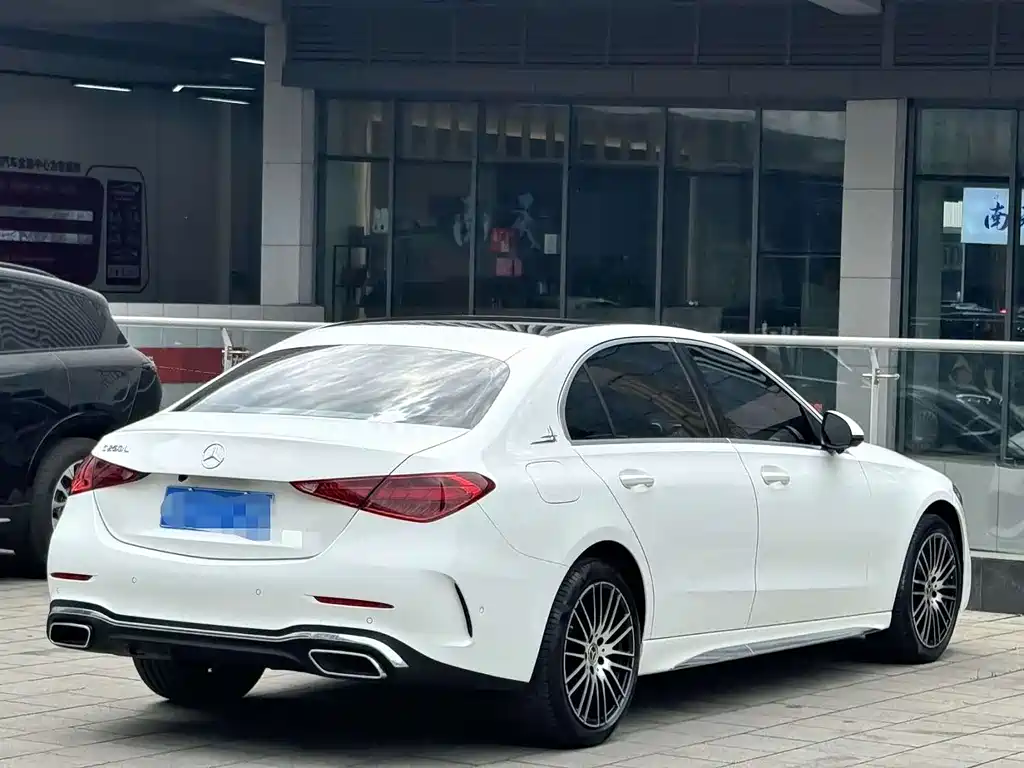 Mercedes-Benz C-Class 2023 — фото 7