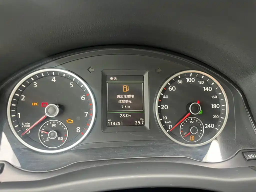Volkswagen Tiguan 2015 — фото 10