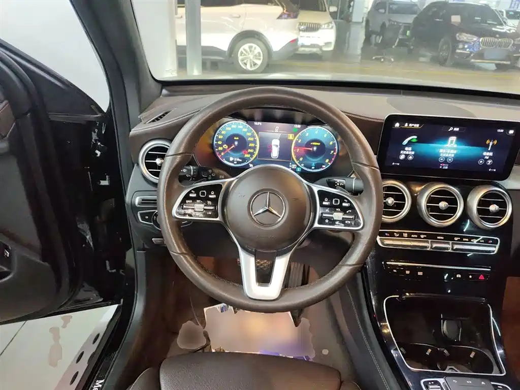 Mercedes-Benz GLC 2021 — фото 11