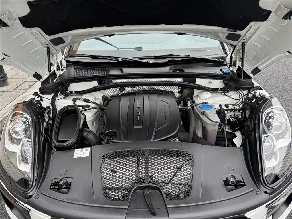 Porsche Macan 2018 — фото 11