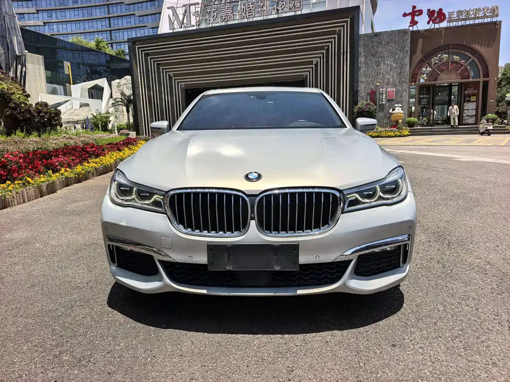 BMW 7 Series 2017 — фото 2