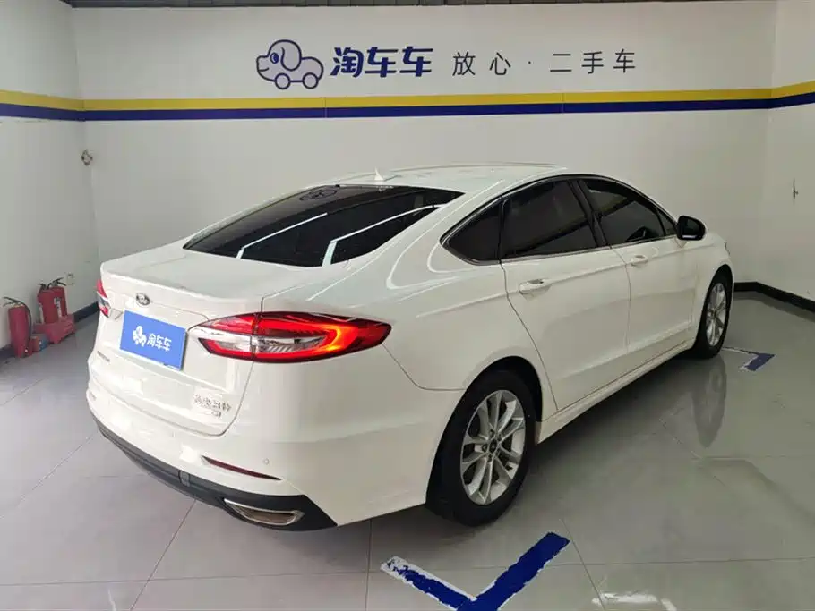 Ford Mondeo 2020 — фото 3